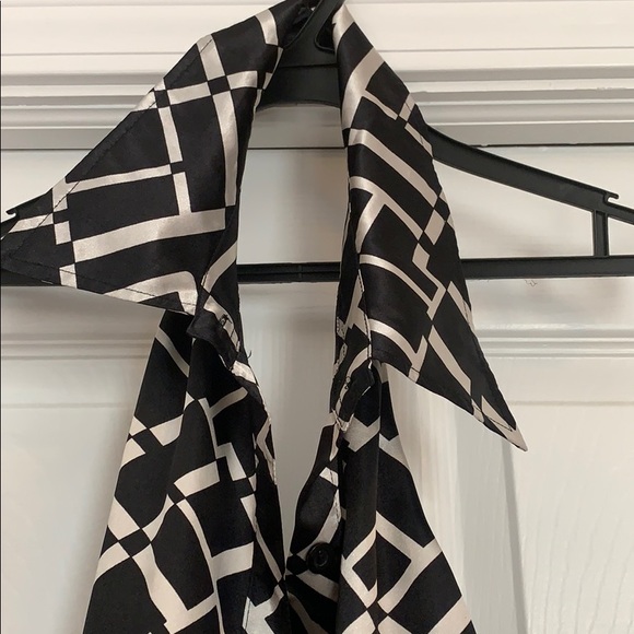 Tie waist halter blouse - Picture 2 of 2